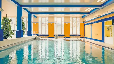 5389_Premium-Kurlaub-Karlsbad_content_1920x1080px_Pool-placeholder