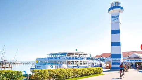 5390_Seefestspiele-Moerbisch_content_1920x1080px_RP_DRESCHER-LINE_Hafen_Leuchtturm-Queen-2-placeholder