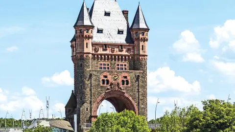 5519_Rhein_Mosel_Schiff_25_content_1920x1080px__Nibelungenturm-Worms-placeholder