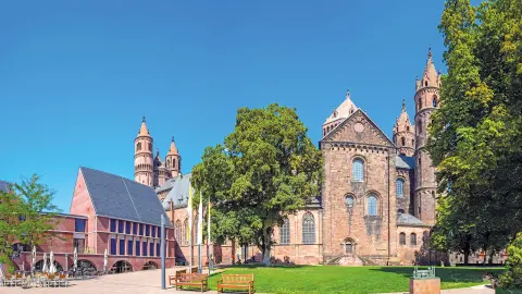 5519_Rhein_Mosel_Schiff_25_content_1920x1080px__Petersdom-in-Worms-placeholder
