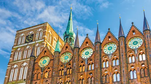 5527_Stoertebeker-Festspiele_content_1920x1080px_Stralsund-Rathaus-placeholder
