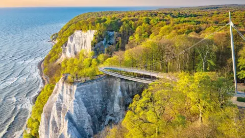 5527_Stoertebeker-Festspiele_content_1920x1080px_Aussichtsplattform-an-den-Kreidefelsen-placeholder