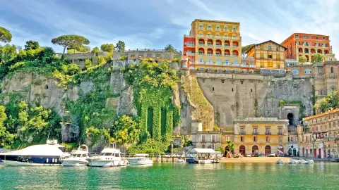 Italien Reise Göttliche Amalfiküste - Hafen von Sorrent-placeholder