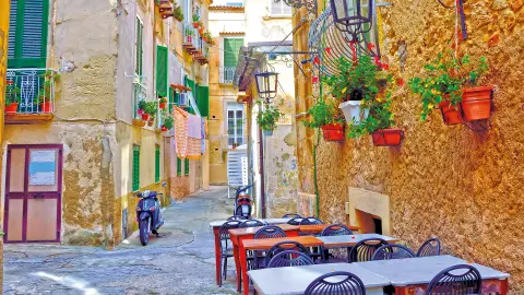 6085-88_Bella-Calabria_content_1920x1080px_Altstadt_Tropea-placeholder