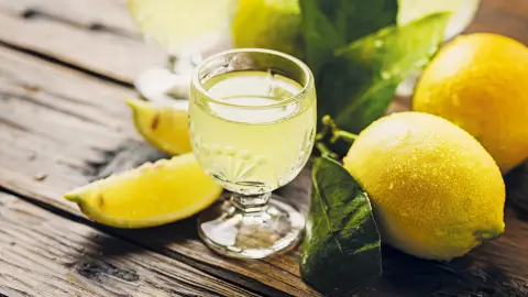 6085-88_Bella-Calabria_content_1920x1080px_Limoncello-placeholder
