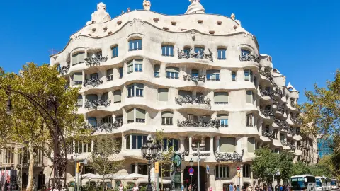 7207-08_Viva-Espana_Costa-Brava_content_1920x1080px_casa-mila-placeholder