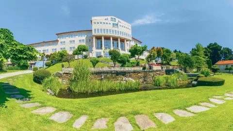 6631-Nordportugal-&-Galicien_content_1920x1080px_Gran-Hotel-Los-Abeto_aussen-1-placeholder
