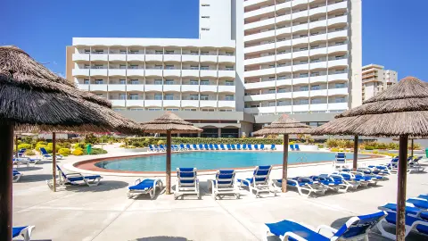 6631-Nordportugal-&-Galicien_content_1920x1080px_Hotel-Axis-Vermar_pool-placeholder