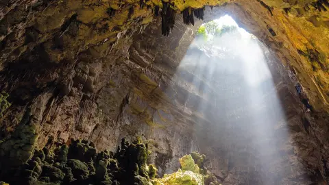 Apulien_Grotte-di-Castellana-placeholder