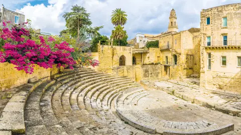 Apulien_Amphitheater-placeholder