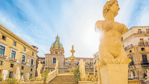 Sizilien_Inselgoettin-unter-dem-Aetna_Piazza-Pretoria-placeholder
