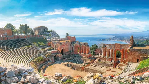 Sizilien_Inselgoettin-unter-dem-Aetna_Teatro-Greco-placeholder