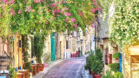 7036_Athen-Peloponnes_content_1920x1080px_PlakaViertel_Athen-placeholder