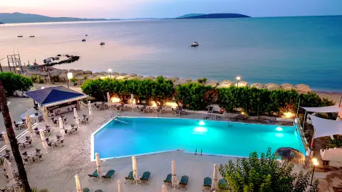 6099_Athen-die-Kulturschaetze-der-Peloponnes_content_1920x1080px_The-Grove-Seaside_01-placeholder