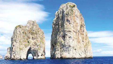 6609_Goettliche-Amalfikueste_content_1920x1080px_capri_Faraglioni_ausflug-placeholder