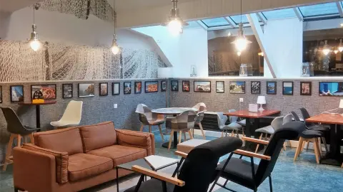 7032_Normandie+Bretagne_content_1920x1080px_Hotel-le-Chene-Vert_Lobby-placeholder
