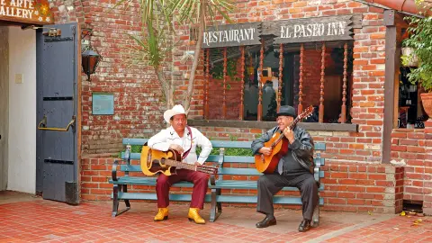 6618_Amerika-West_content_1920x1080px_Musiker-an-der-Olvera-Street-placeholder