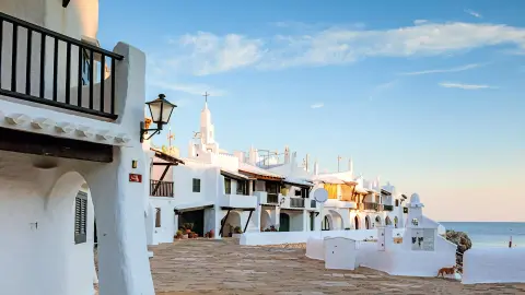 6648_Menorca-Perle-der-Balenaren_content_1920x1080px_Binibequer-Vell-placeholder