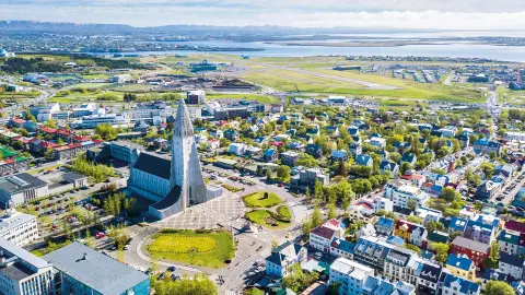 6653_Sagenhaftes-Island_content_1920x1080px_Blick über ReykjavÍk-placeholder