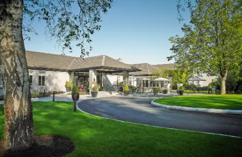 7027-28_Glanzlichter-Irlands_content_1920x1080px_Fitzgeralds-Woodlands-Hotel-Adare_Aussen-placeholder