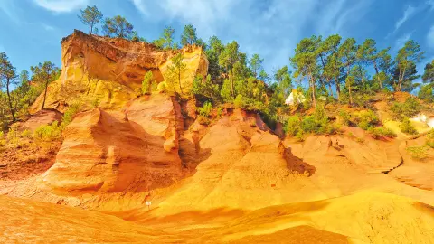 MRS111_7034_Erlebnis-Suedfrankreich_content_1920x1080px_Roussillon_ockerfelsen-placeholder