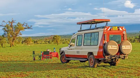 6804_Kenia_content_1920x1080px_Pirschfahrt-im-Amboseli-Nationalpark-mit-Picknick-placeholder
