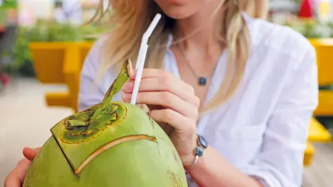 6815-16_bali_content_1920x1080px_coconut-drinking-placeholder