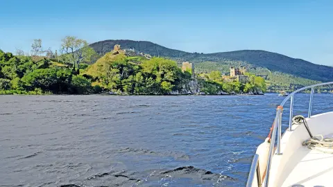 6823_Glanzlichter-Schottlands_content_1920x1080px_Bootfahrt-Loch-Ness-placeholder