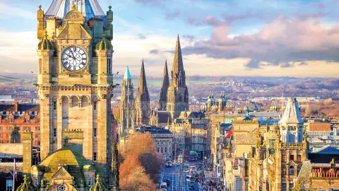 6823_Glanzlichter-Schottlands_content_1920x1080px_Princess-Street-in-Edinburgh-placeholder