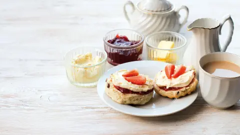 6854_zu-gast-bei-rosamunde-pilcher_content_1920x1080px_scones-tea-placeholder