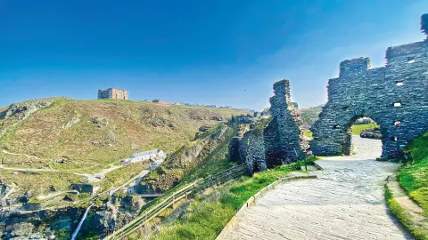 6854_zu-gast-bei-rosamunde-pilcher_content_1920x1080px_tintagel-castle-placeholder
