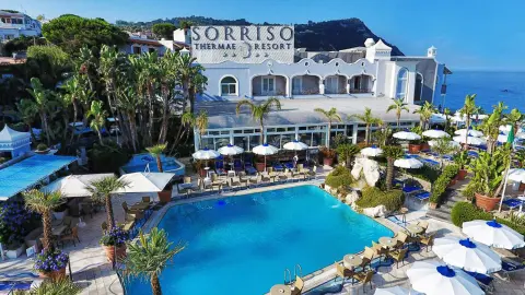 7010_Ischia_content_1920x1080px_4-Sterne-Hotel-Sorriso-Thermae-Resort-&-Spa_Pool-placeholder