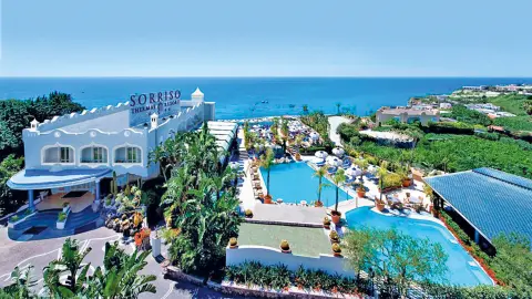 7010_Ischia_content_1920x1080px_4-Sterne-Hotel-Sorriso-Thermae-Resort-&-Spa_aussen-placeholder