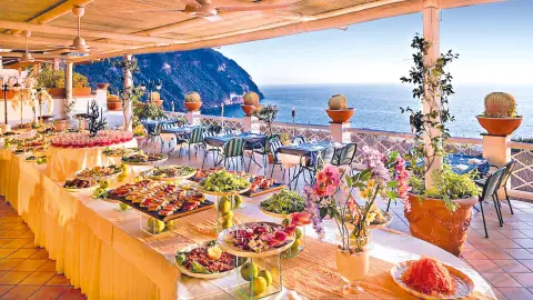 7010_Ischia_content_1920x1080px_4-Sterne-Hotel-Sorriso-Thermae-Resort-&-Spa_restaurant-placeholder