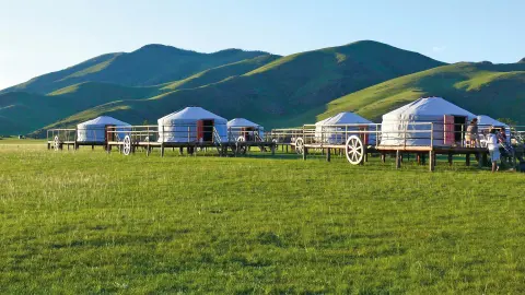 UBN111-112_Mongolei_26_content_1920x1080px_Jurtencamp_Reisepartner-placeholder