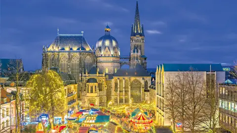 NLD614_5542_Advent_im_Dreilaendereck25_content_1920x1080px_Weihnachtsmarkt_Aachener_Dom-placeholder