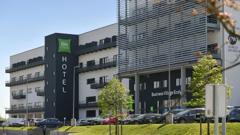 NLD614_5542_Advent_im_Dreilaendereck25_content_1920x1080px_Hotel_ibis_Namur_Aussenansicht-placeholder