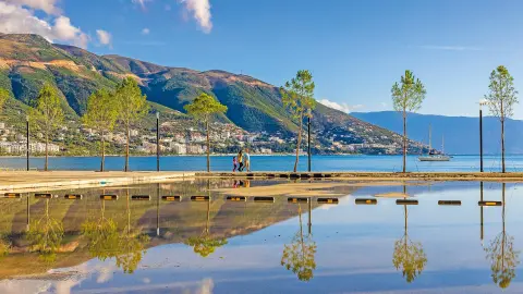 Promenade am Hafen von Vlora-placeholder