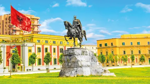 Skanderberg-Statue in Tirana-placeholder