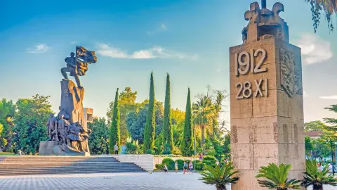 Platz der Unabhängigkeit in Vlora-placeholder