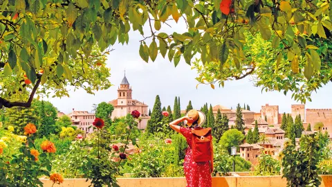 Schon in Reiseberichten begeistert die Alhambra-placeholder