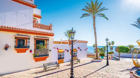 Charmanten Küstenstadt Estepona. Hier genießen Sie später das erste Abendessen im Rahmen Ihrer Halbpension Plus.-placeholder