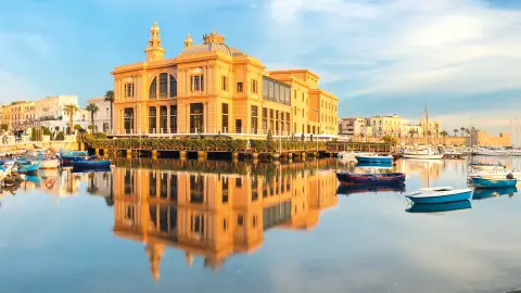 BRI111_Apulien_content_1920x1080px_Bari_Hafen-placeholder