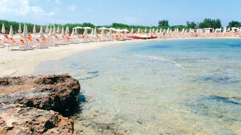 BRI111_Apulien_content_1920x1080px_Hotel-Santa-Sabina_Strand-placeholder