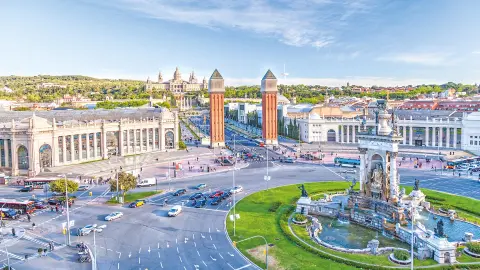 7064_Katalonien-für-alle-Sinne_content_1920x1080px_Barcelona-Plaza-Maggiore_Nationalpalast-placeholder