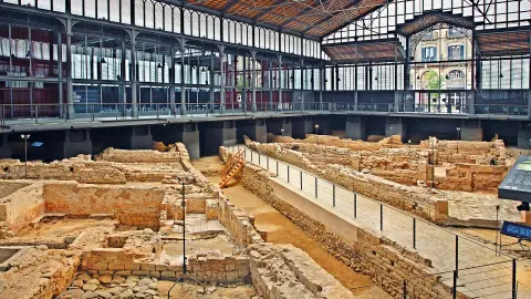 6899_Staedte-Erlebnis_Barcelona_content_1920x1080px_Mercat_del_Born-placeholder