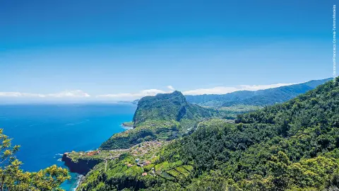 6806-09-Bluetenzauber-auf-Madeira_content_1920x1080px_Faial_Santana_Francisco-Correia-TurismoMadeira-placeholder