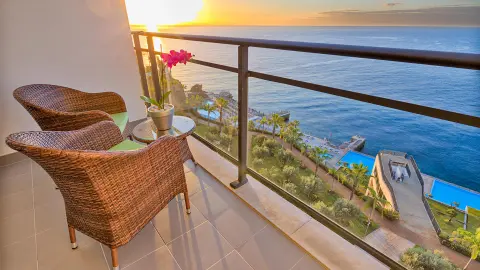 7066-71_Bluetenzauber-auf-Madeira_25_content_1920x1080px_hotel_vidamarbalcon-placeholder