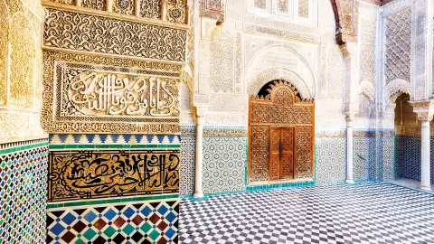 6830_marokko_content_1920x1080px_Bou-Inania-Madrasa-in-the-Medina-of-Fez-placeholder