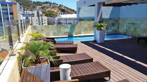 6847_Kapstadt_ONOMO-Hotel-Cape-Town_Swimmping-Pool-placeholder